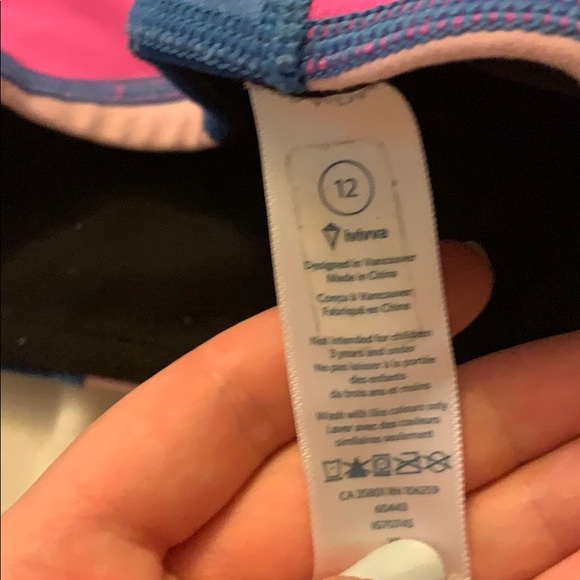 Reversible Ivivva shorts - Picture 3 of 3